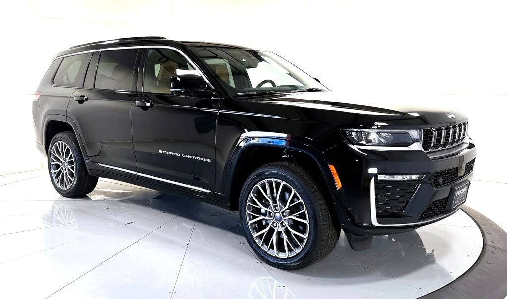 2026 Jeep Grand Cherokee L Summit 4x4's photo