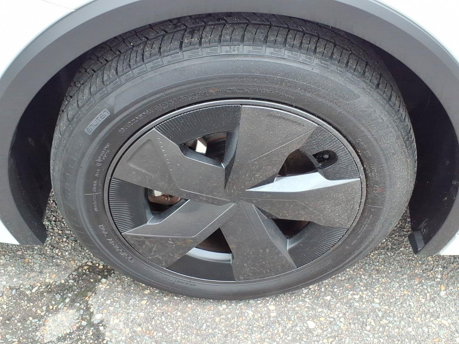 Used 2024 Wind Chill Pearl Toyota SE image 4