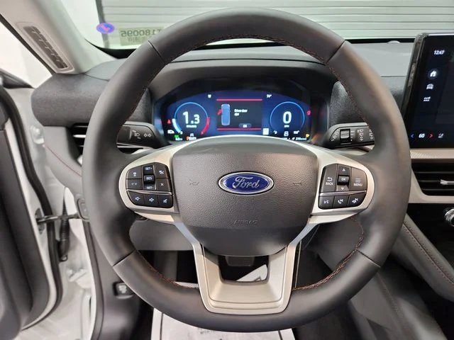 New 2026 Star White Metallic Tri-Coat Ford Active image 14