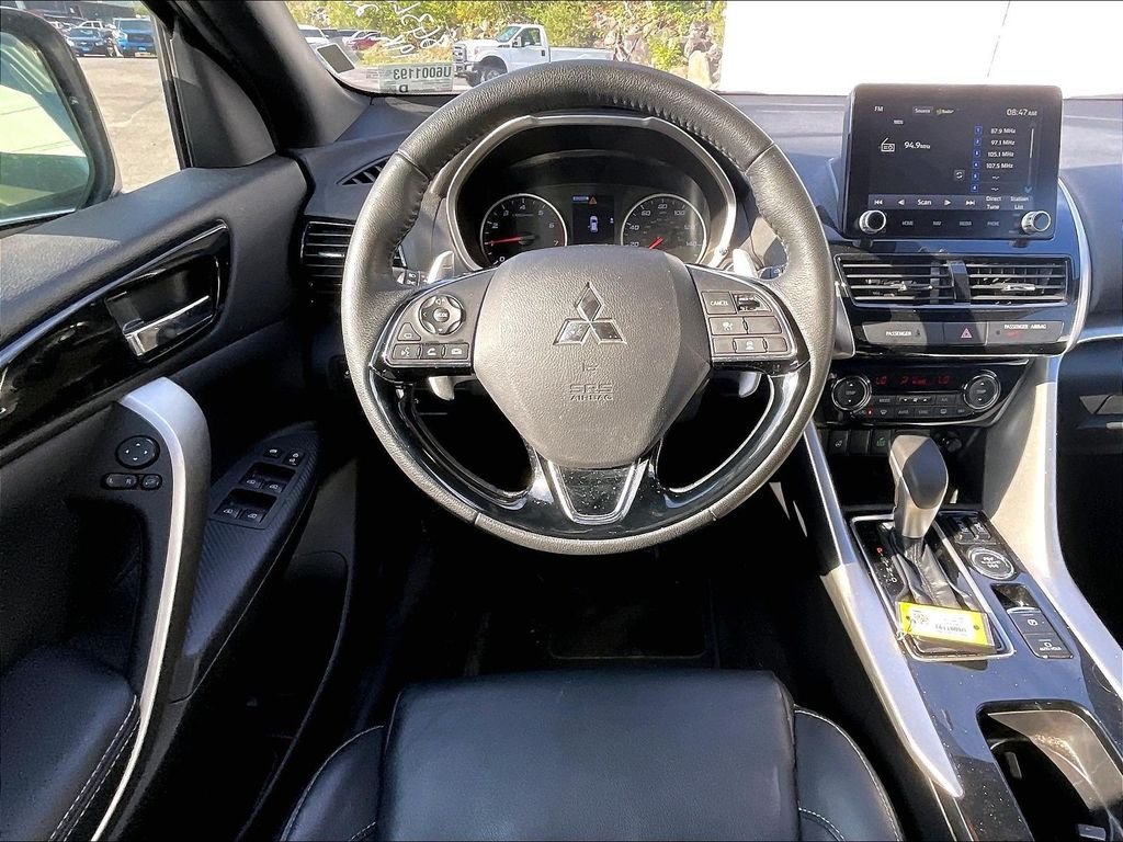 Used 2025 White Mitsubishi SE image 17