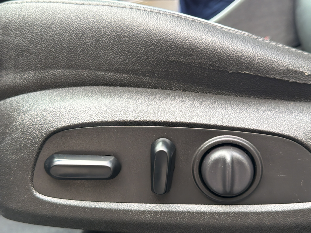 Used 2019 Black Chevrolet Premier image 18