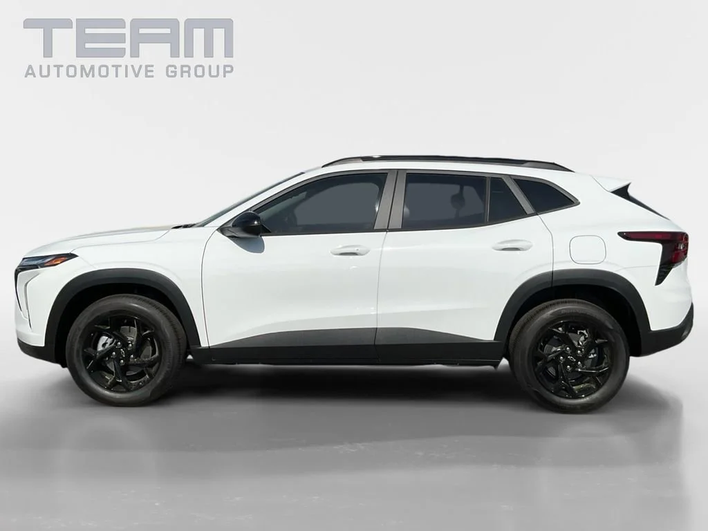 New 2026 Summit White Chevrolet LT image 4