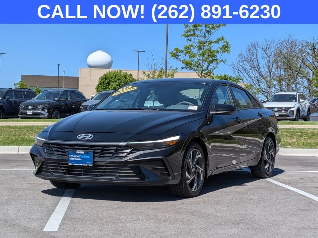 Used 2025 Black Hyundai SEL Sport image 3