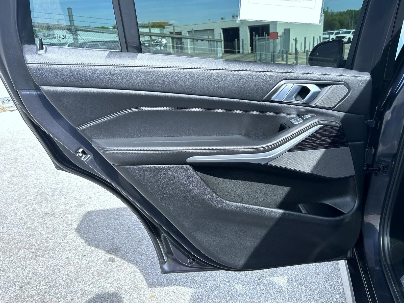 Used 2020 Gray BMW M50i image 17
