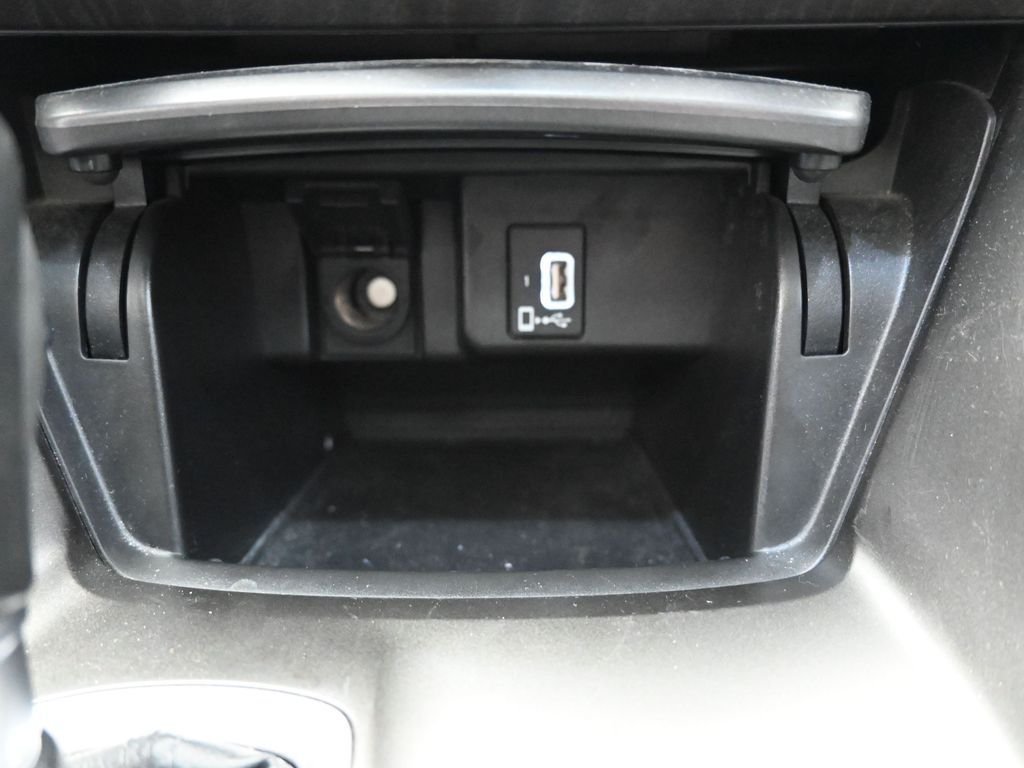 Used 2019 Silver Honda EX-L image 27