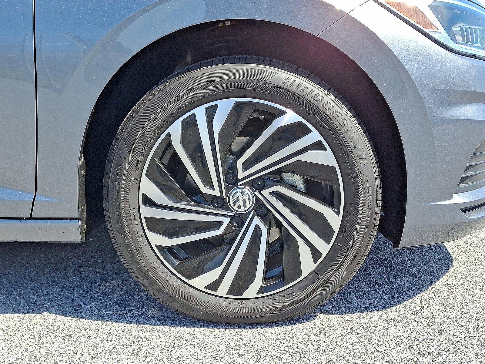 Used 2020 Platinum Gray Metallic Volkswagen SEL image 9