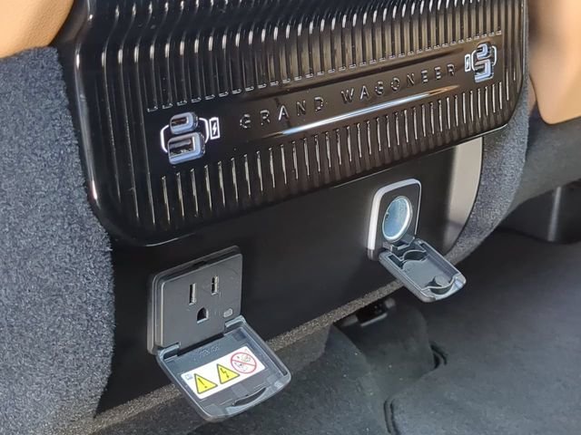 New 2026 High Gloss Black Exterior Paint Jeep Summit Reserve image 18