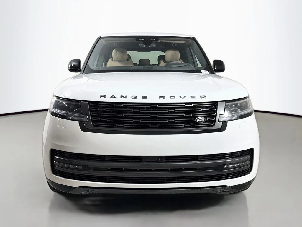 New 2026 Fuji White Land Rover SE image 2