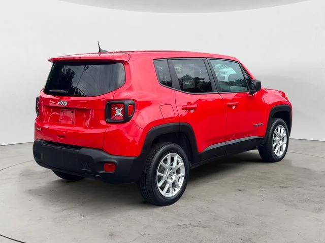 Used 2023 Red Jeep Latitude image 5