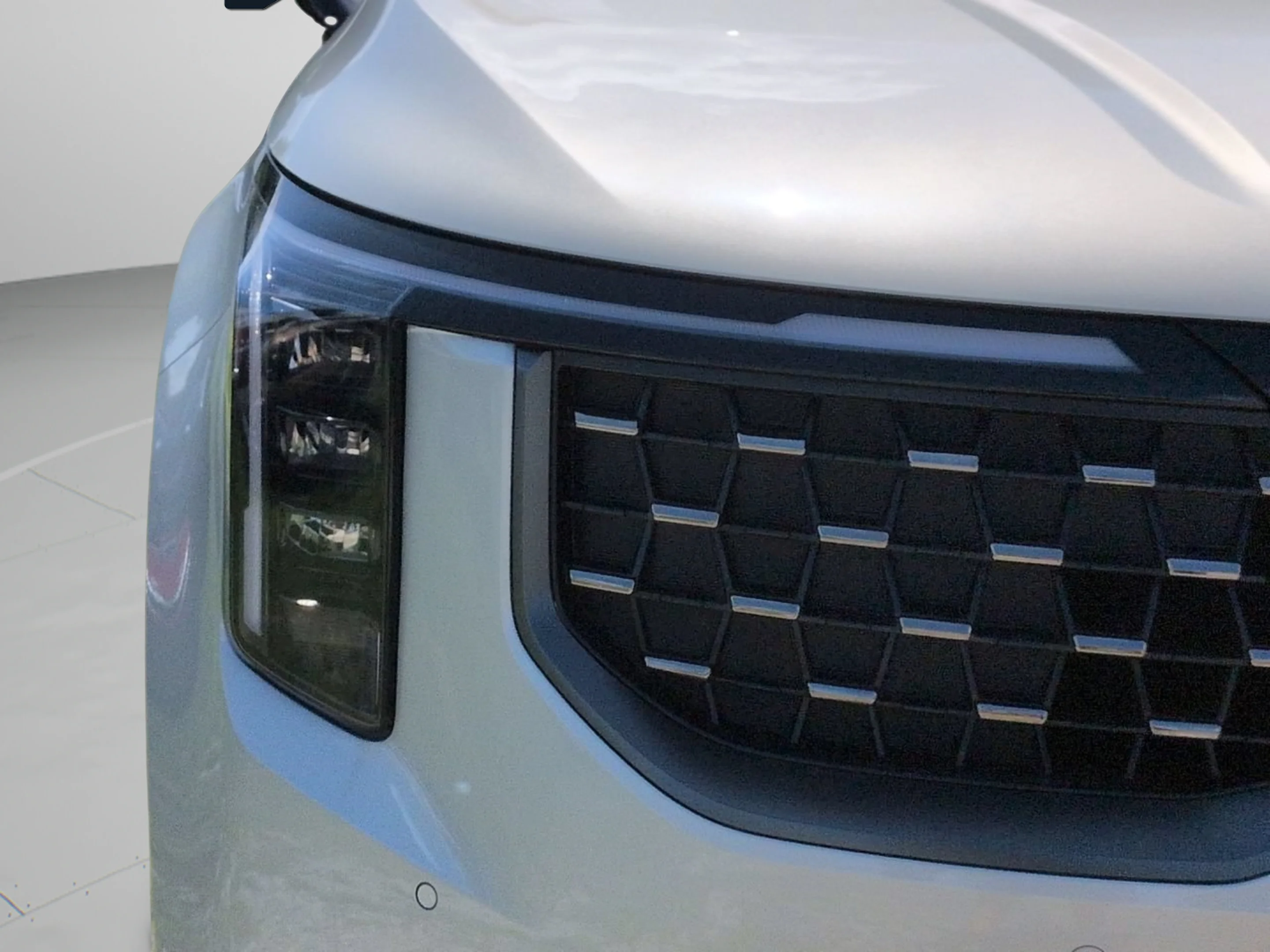 New 2026 Ivory Silver Kia SX image 34