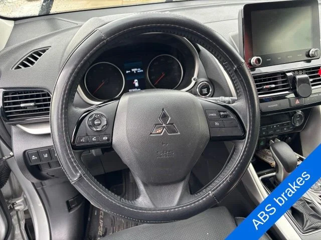 Used 2023 Silver Mitsubishi SE image 10