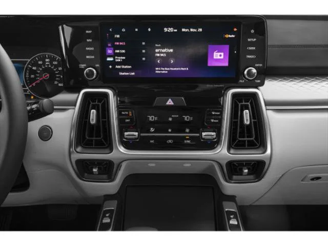 Certified Used 2023 Everlasting Silver Kia S image 14