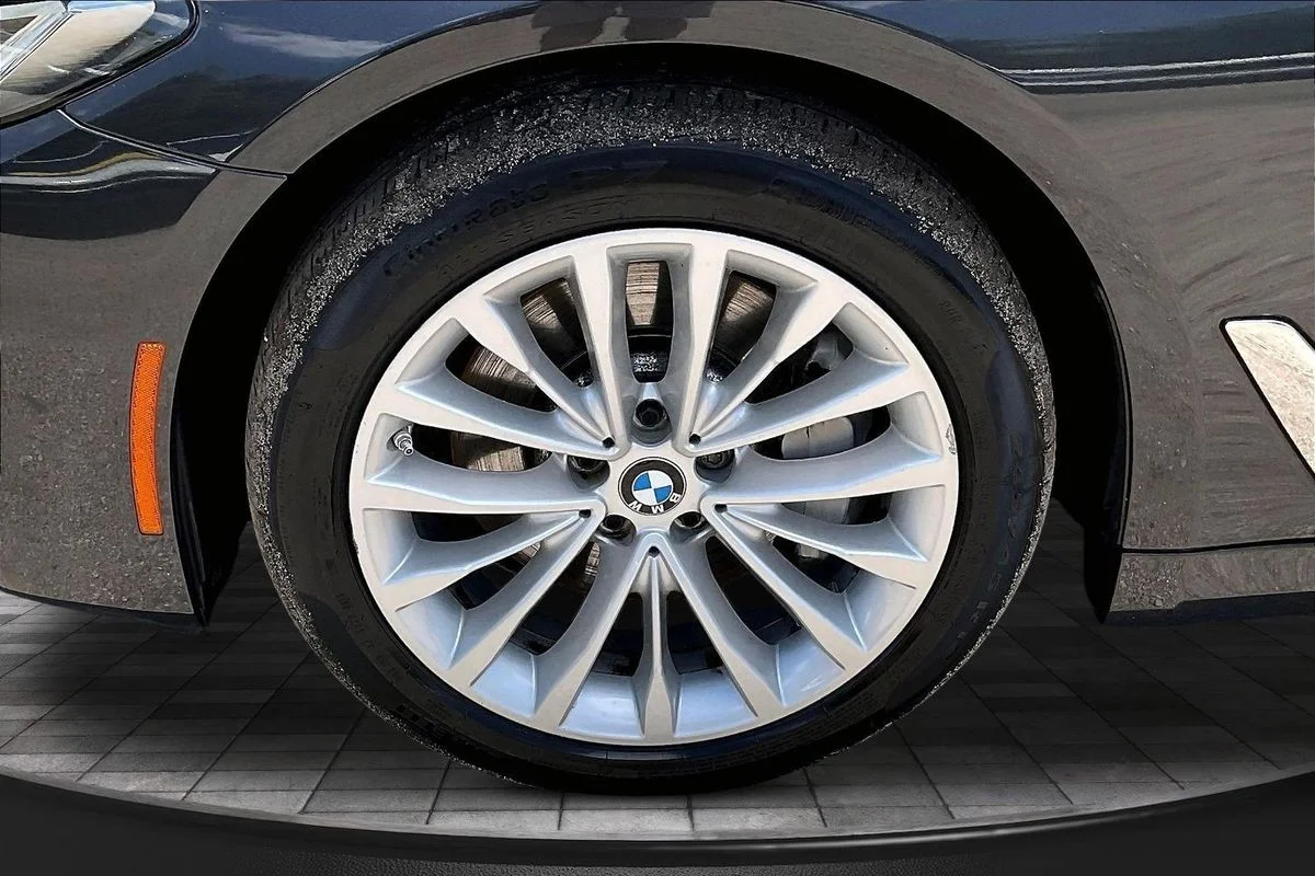 Used 2022  BMW i xDrive image 36