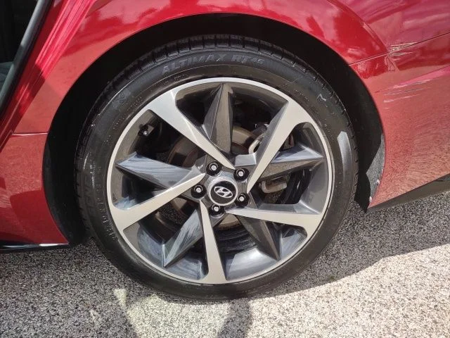 Used 2023 Red Hyundai SEL Plus image 25