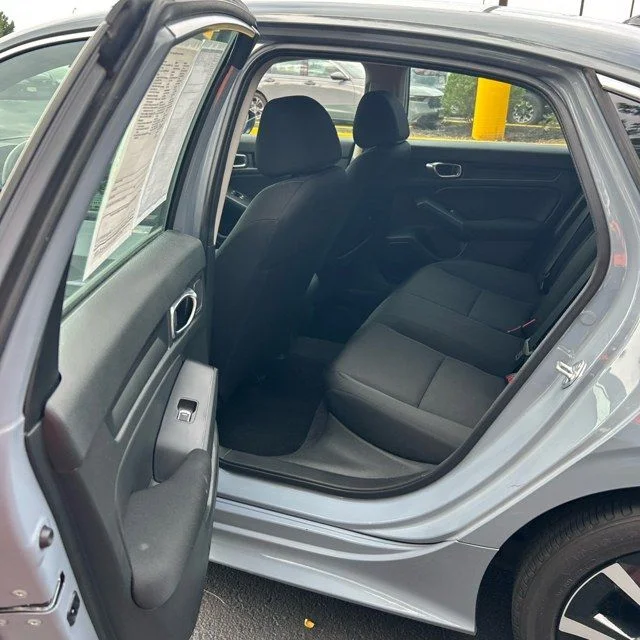 Used 2023  Honda EX image 6