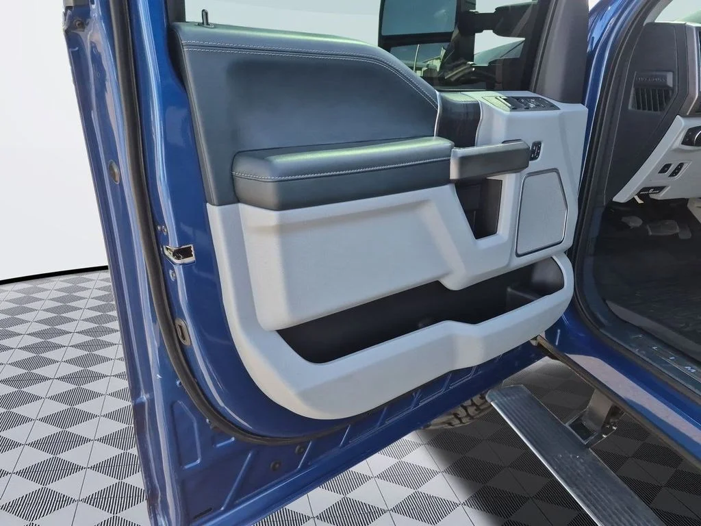 Used 2022 Blue Metallic Ford Limited image 9