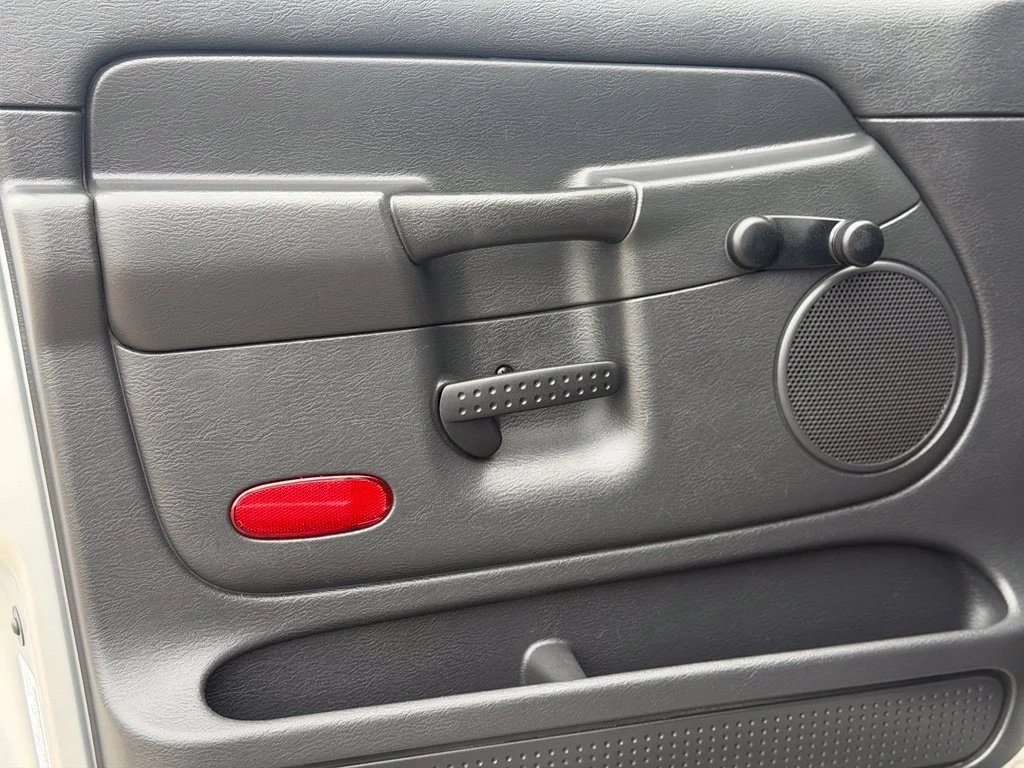 Used 2004 Silver Dodge ST image 20