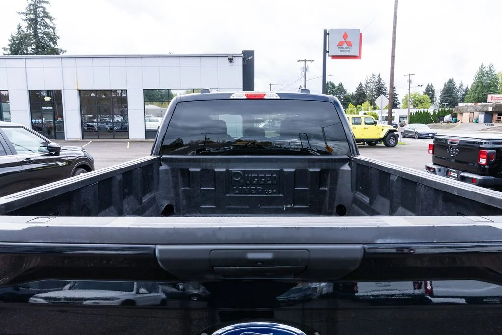 Used 2023 Black Ford XLT image 7