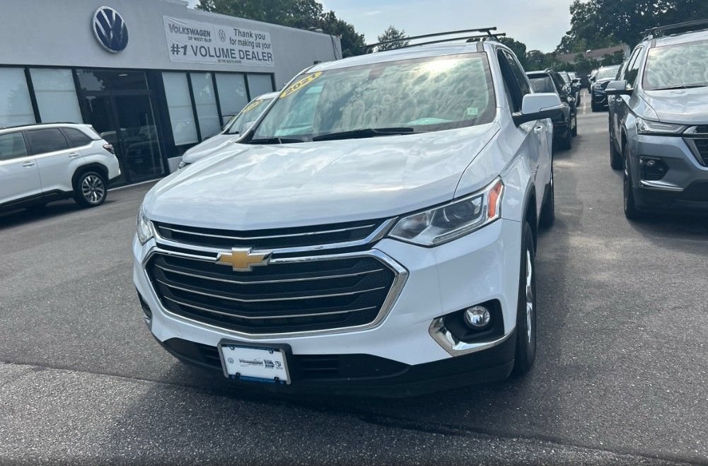 2021 Chevrolet Traverse 3LT - Photo 2