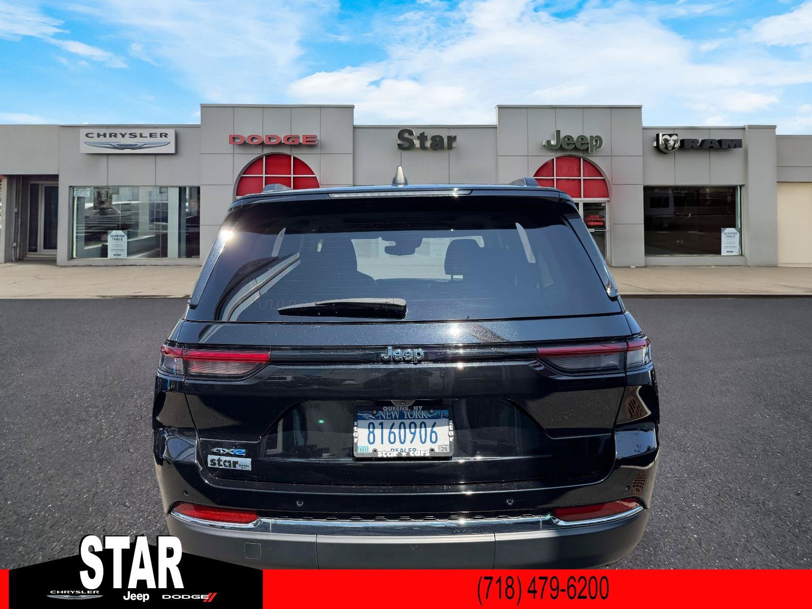 Used 2023 Diamond Black Crystal Pearlcoat Jeep 4xe image 5