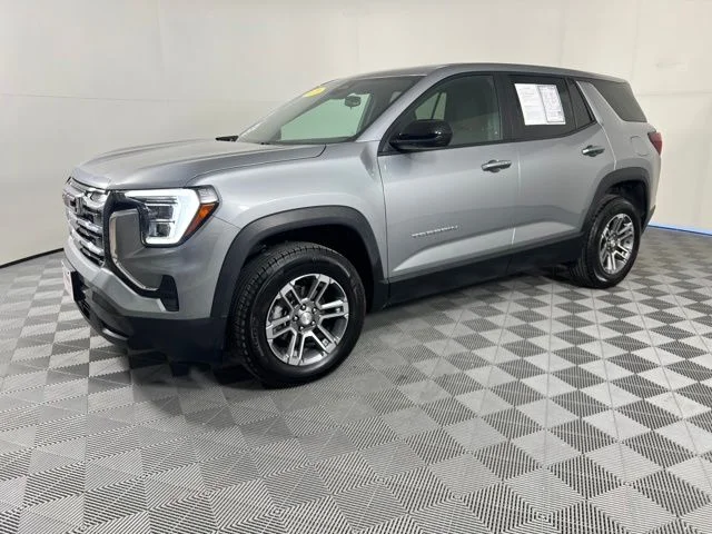 Used 2025 Silver GMC Elevation image 4