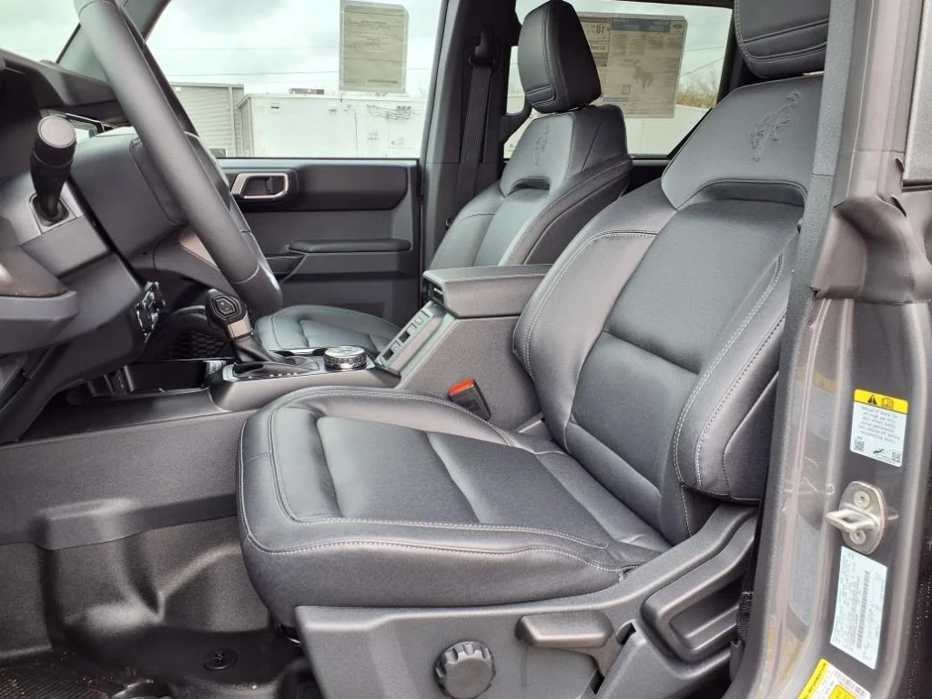 New 2025 Carbonized Gray Metallic FORD Badlands® image 4