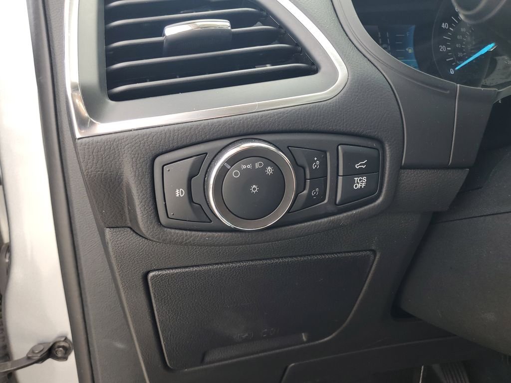2024 Ford Edge Titanium - Photo 17