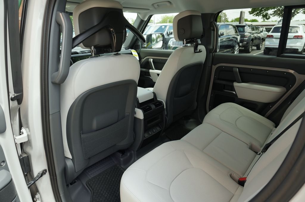 Used 2026 Gray Land Rover X-Dynamic SE image 29