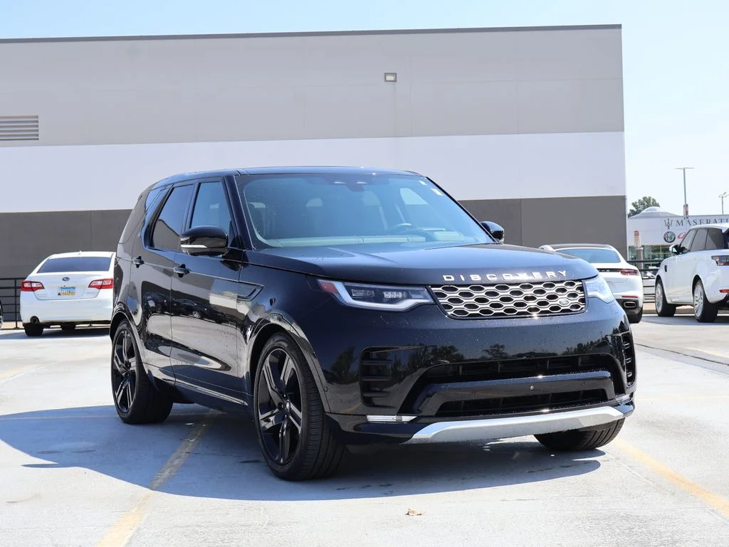Used 2025 Santorini Black Metallic Land Rover Metropolitan Edition image 3
