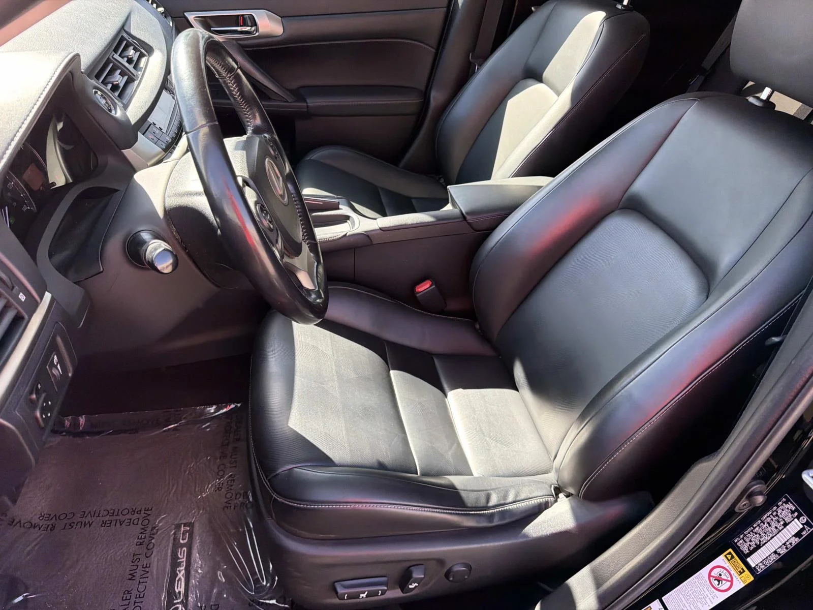 Used 2016 OBSIDIAN Lexus 5dr Sdn Hybrid image 17