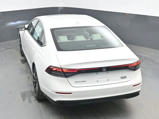 New 2026 Platinum White Pearl Honda Touring Hybrid image 39