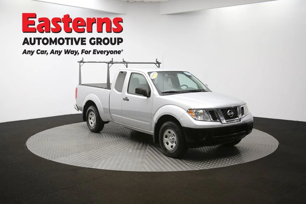 Used 2019 Silver Nissan S image 48