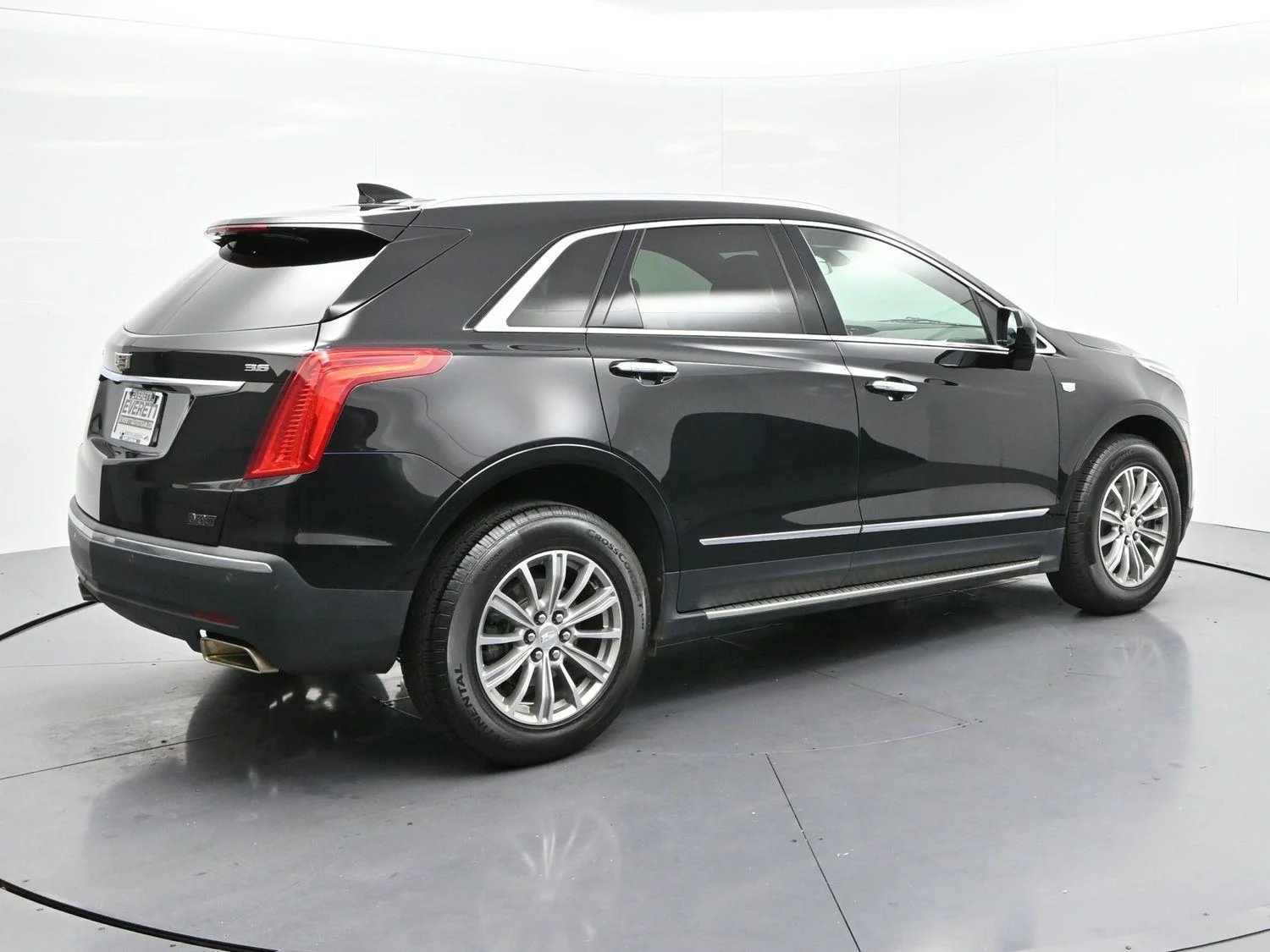 Used 2017 STELLAR BLACK METALLIC Cadillac FWD image 7