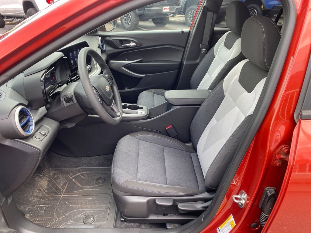 Used 2024 Cayenne Orange Metallic Chevrolet LS image 9