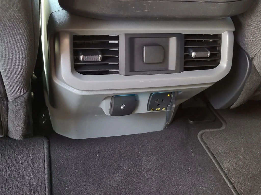 Used 2024 Black Ford XLT image 18