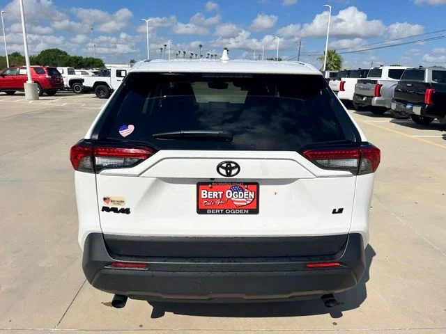 Used 2025 White Toyota LE image 5