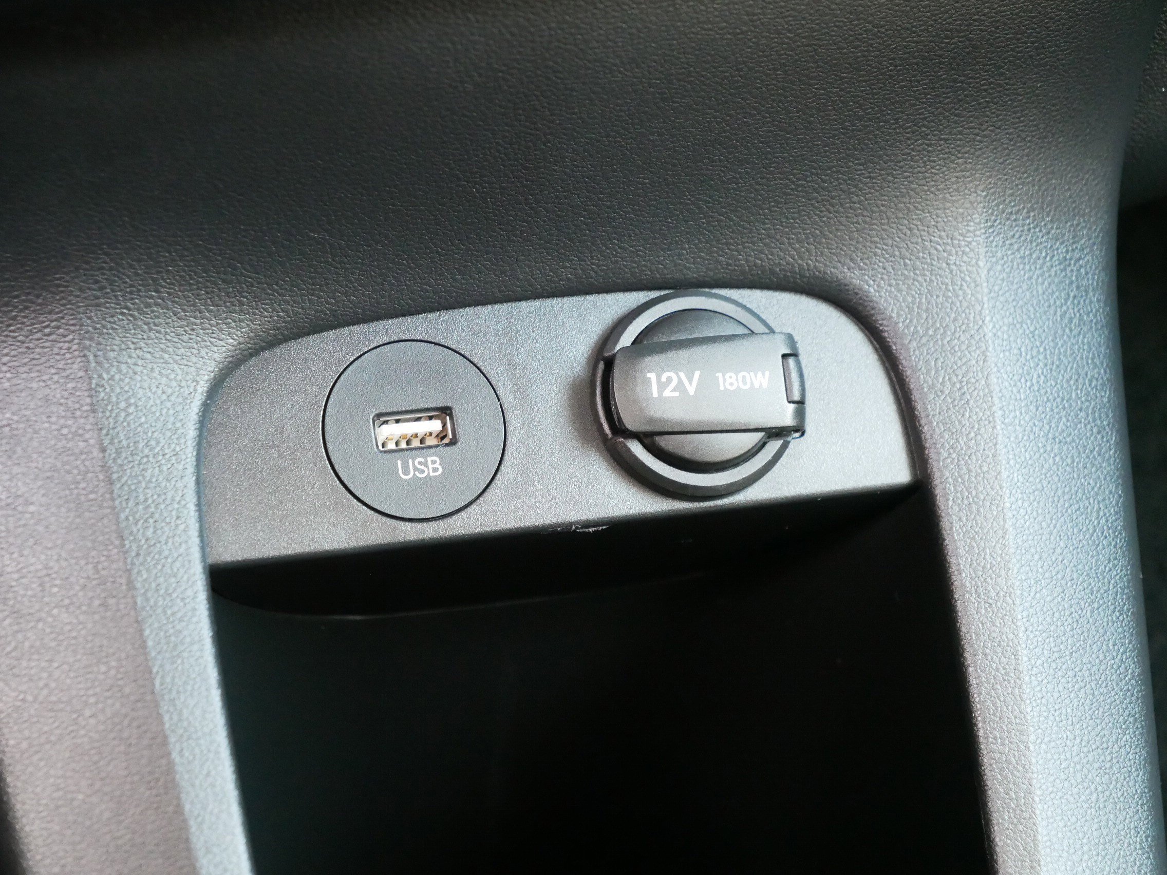 Used 2024 Gravity Gold (Matte Gold) Hyundai SEL image 32