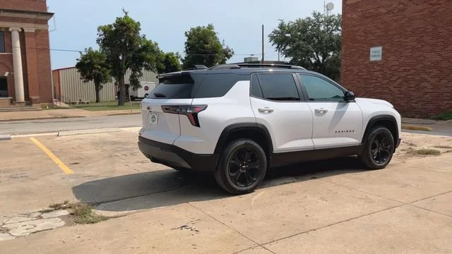 2027 Chevrolet Equinox LT - Photo 8