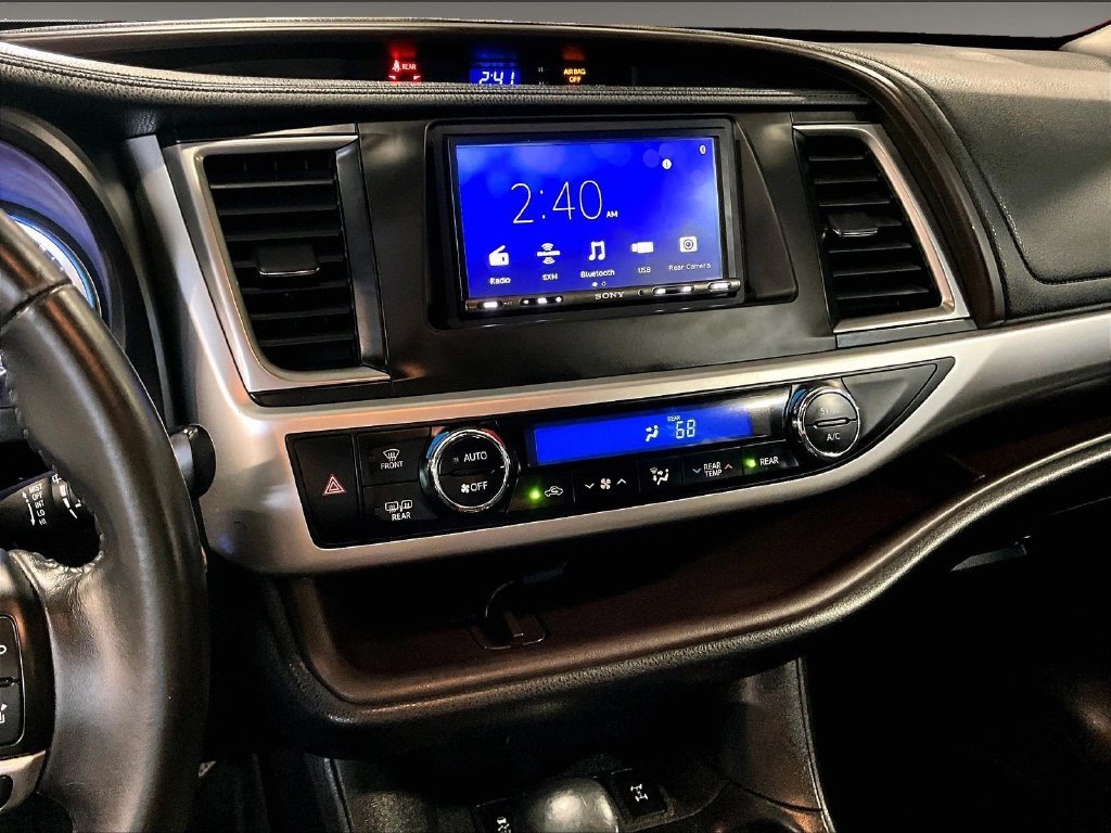 Used 2017 Black Toyota XLE image 19