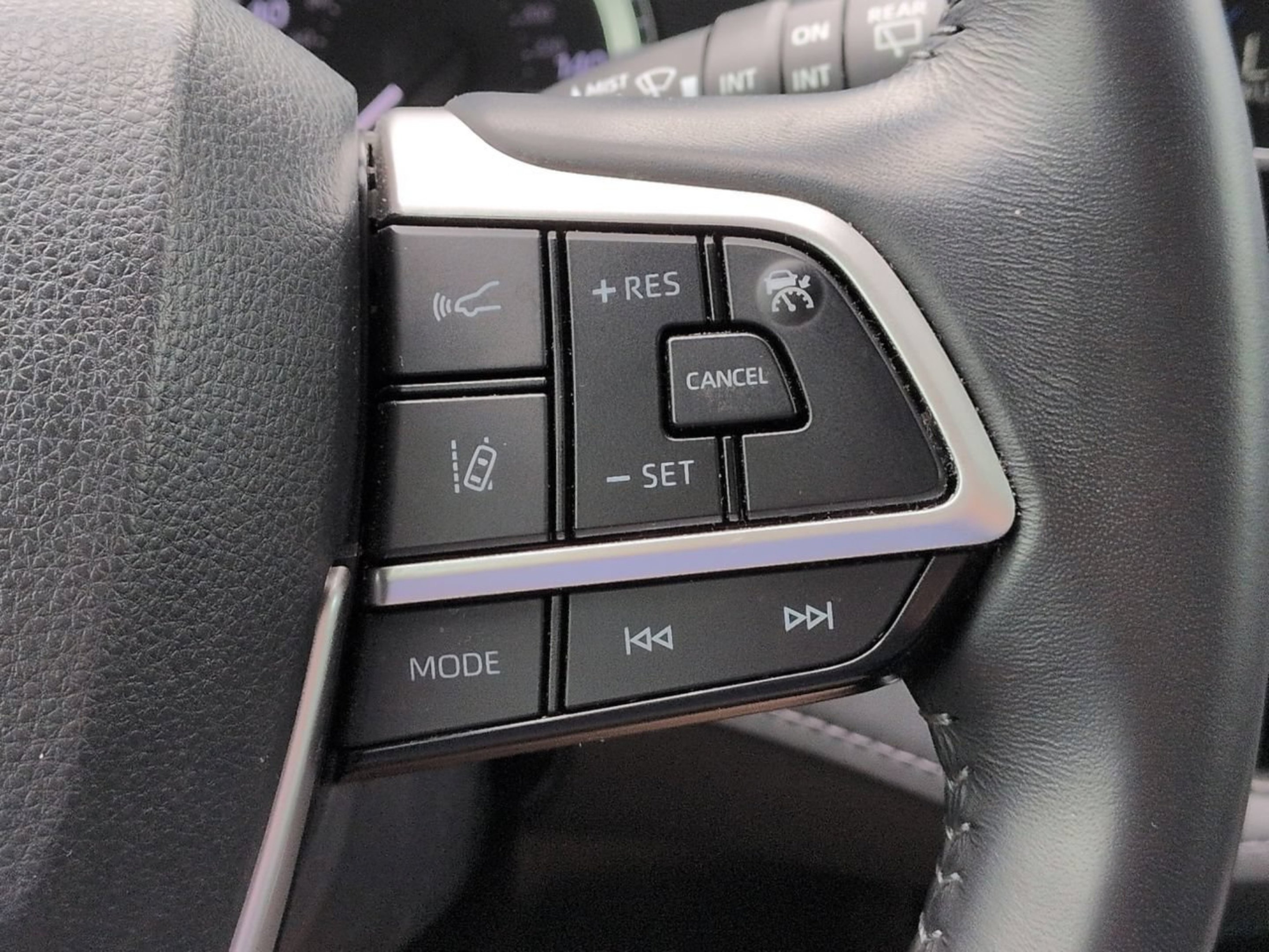 Used 2023 Moon Dust Toyota XLE image 30