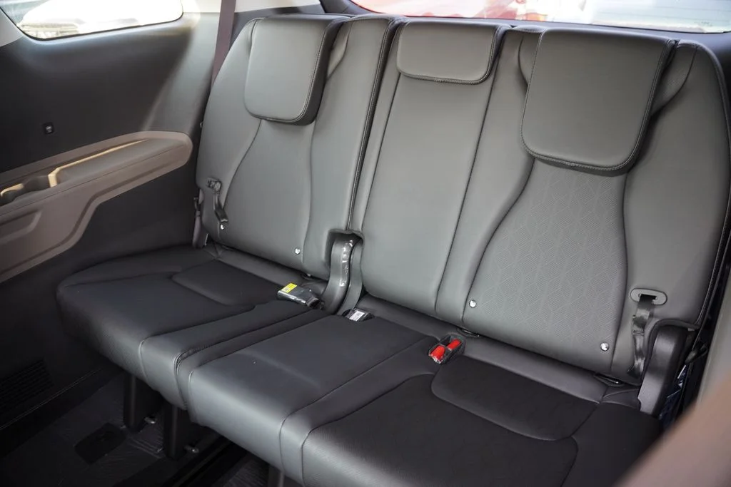 2027 Kia Carnival LXS - Photo 12