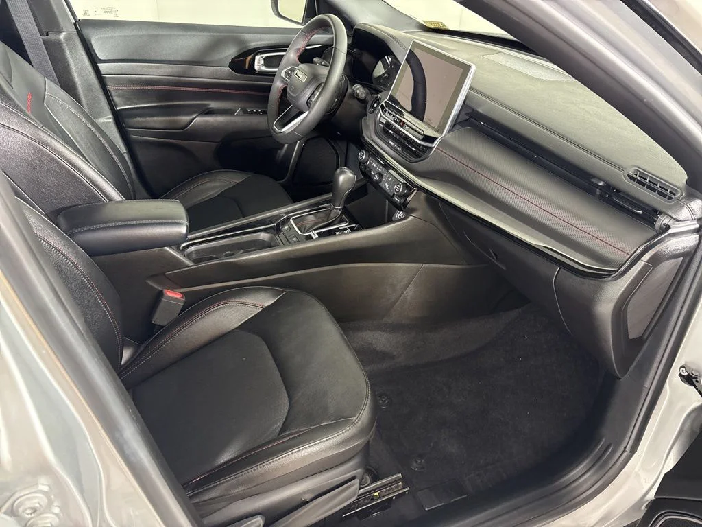 2025 Jeep Compass Trailhawk - Photo 16