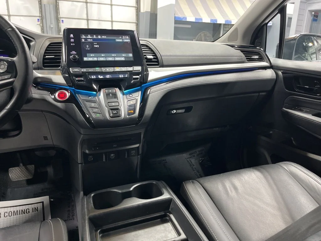 Used 2022 Modern Steel Metallic Honda Touring image 26