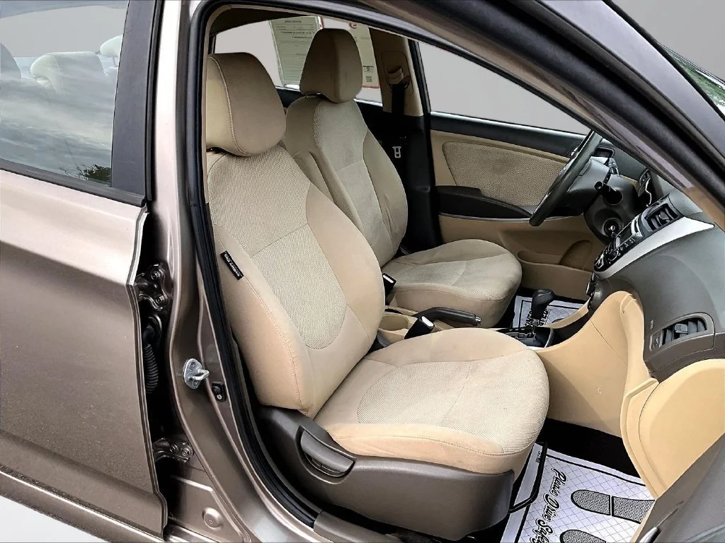 Used 2012 Brown Hyundai GLS image 8