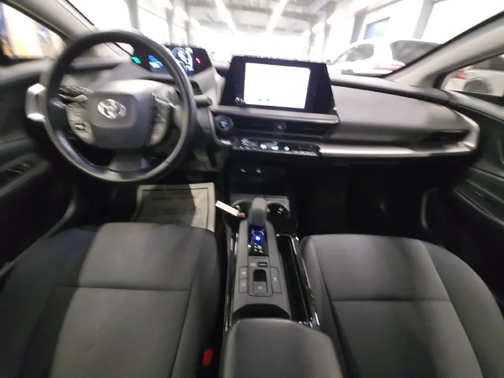 Used 2025 Silver Toyota LE image 27