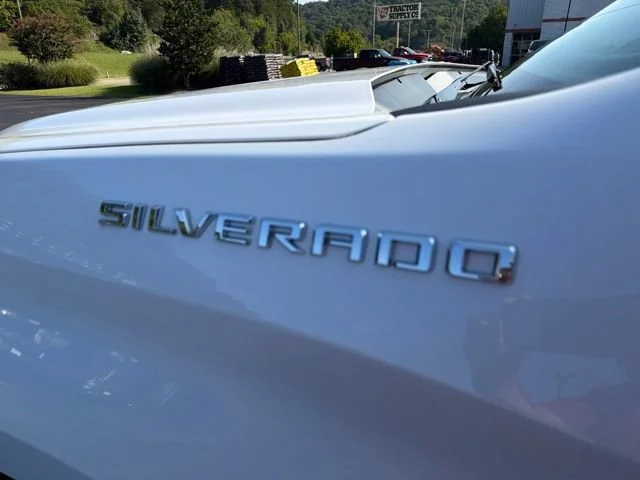 Used 2025 Summit White Chevrolet LT image 18