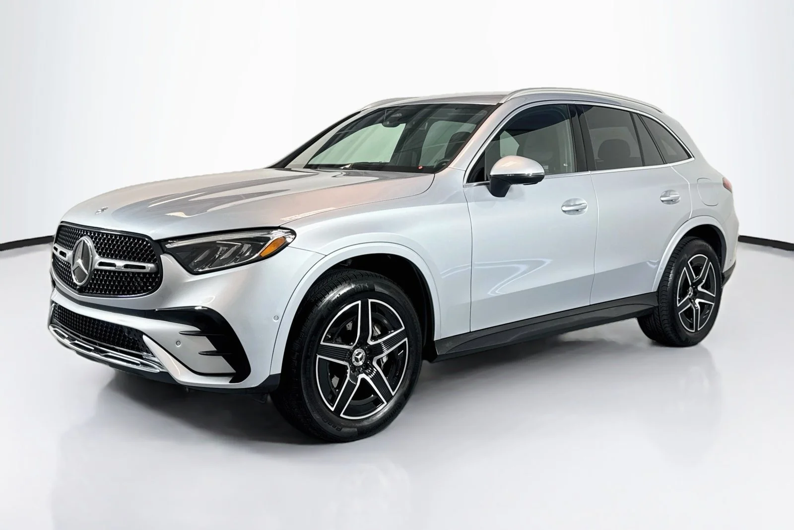 Used 2025 Cirrus Silver Metallic Mercedes-Benz GLC 350e image 1
