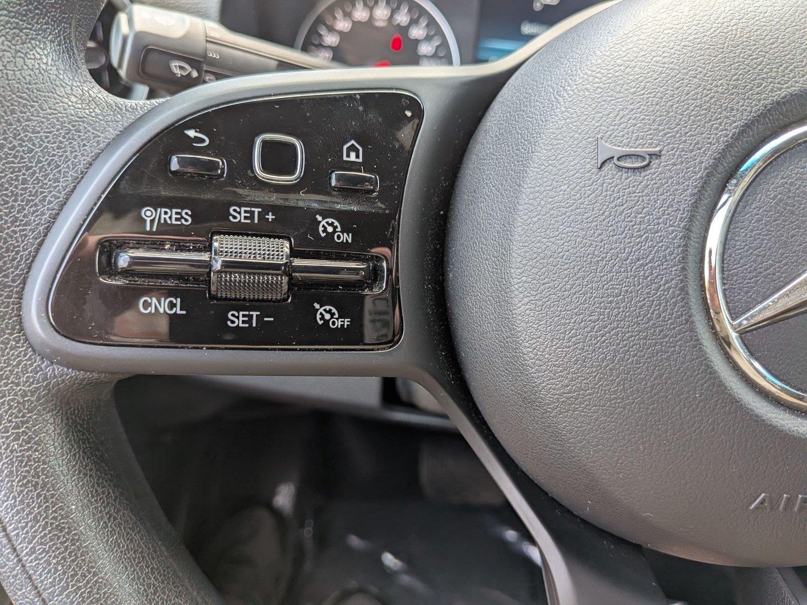 Used 2021  Mercedes-Benz  image 18