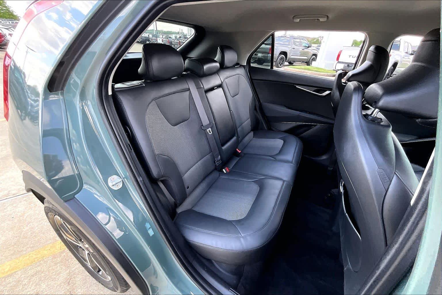 Used 2023 Cityscape Green Kia EX image 36