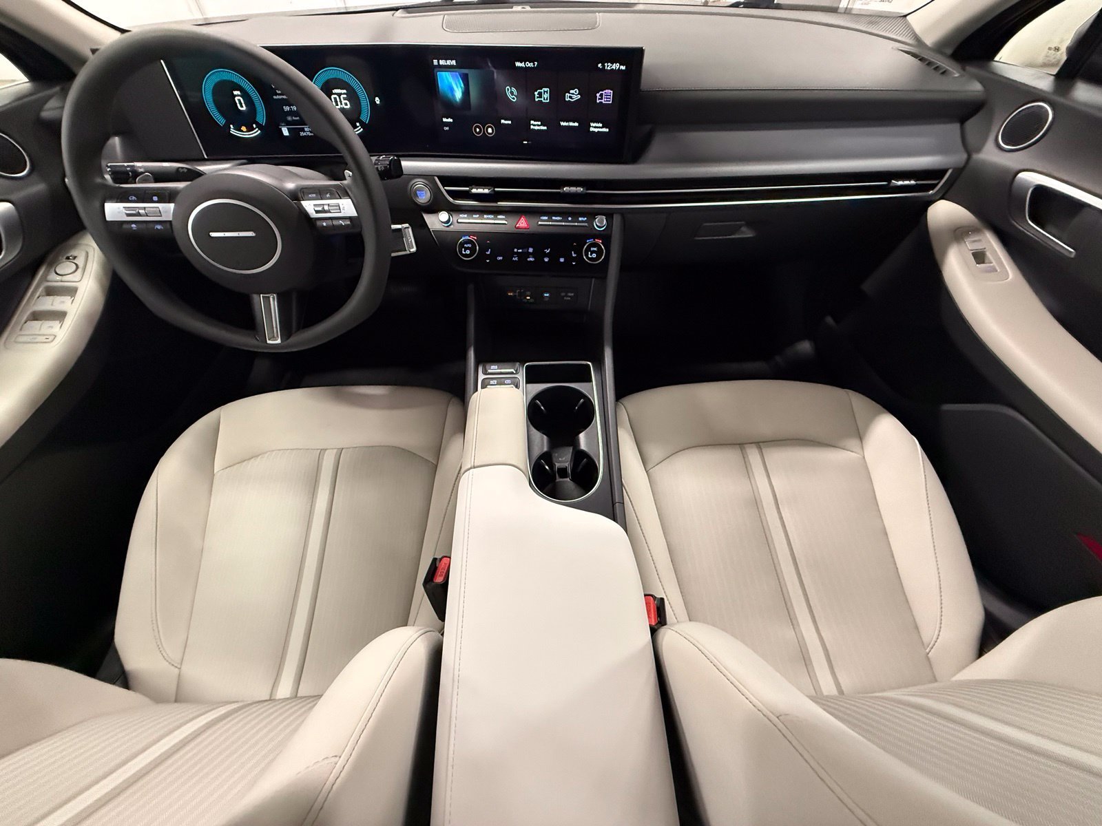 Used 2024 Gray Hyundai SEL image 15